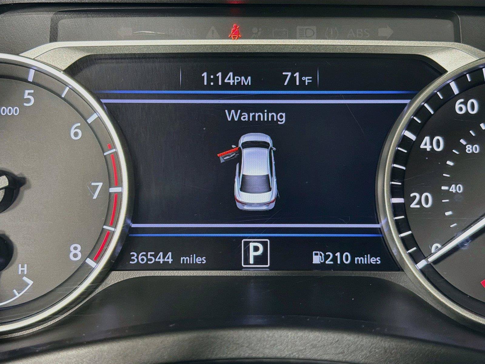 Used 2025 Nissan Sentra SR FWD image 18