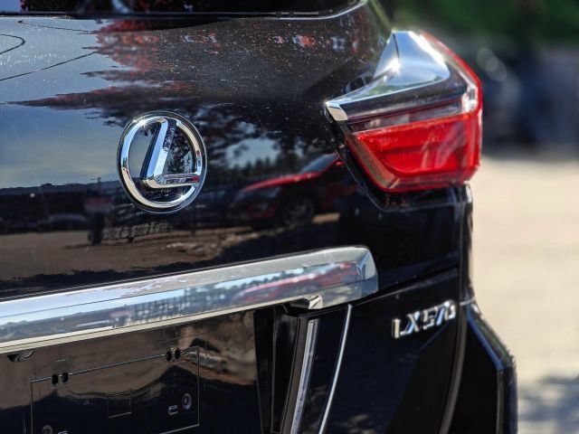 Used 2018 Lexus LX 570 4WD image 8
