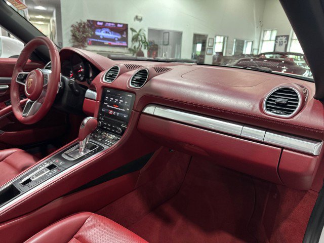 Used 2017 Porsche 718 Boxster RWD image 41