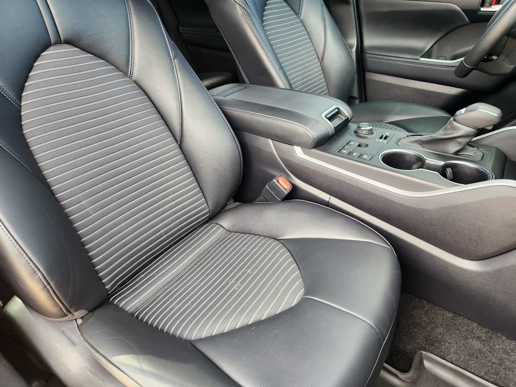 Used 2024 Toyota Highlander XSE AWD/4WD image 22