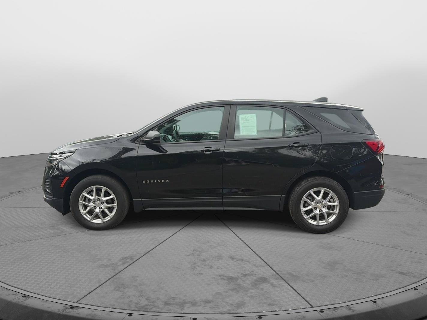 Used 2023 Chevrolet Equinox LS AWD/4WD image 7