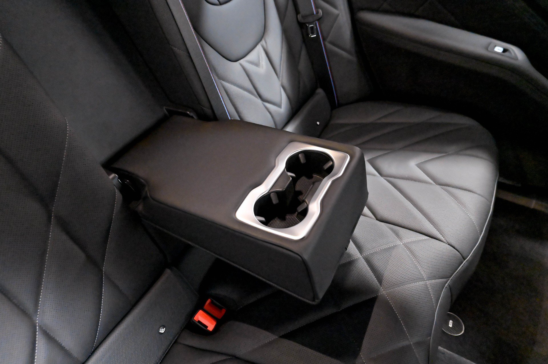 Used 2023 BMW XM AWD/4WD image 32