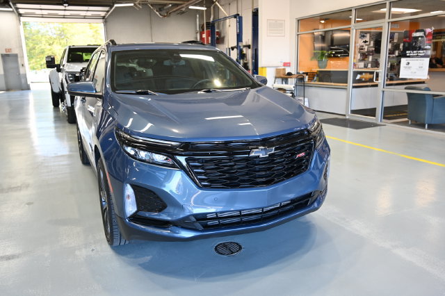Used 2024 Chevrolet Equinox RS FWD image 3