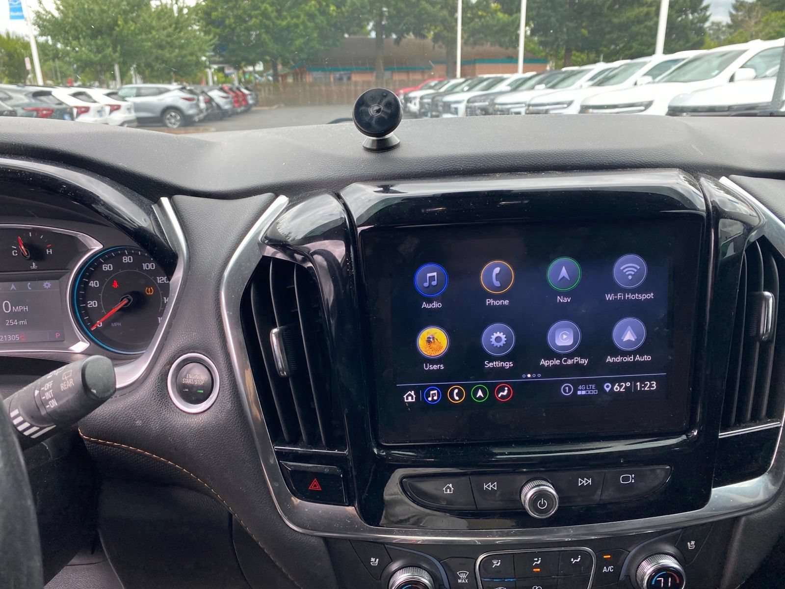 Used 2020 Chevrolet Traverse Premier w/ LPO, Blackout Package AWD/4WD image 7