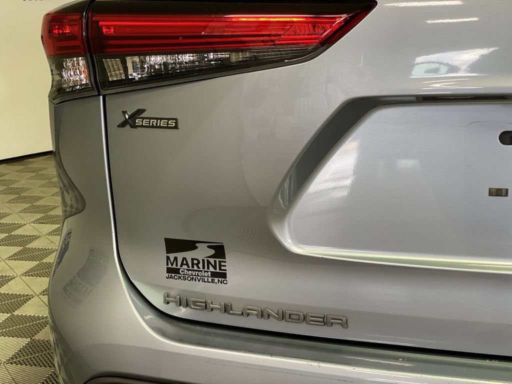 Used 2021 Toyota Highlander XLE FWD image 38