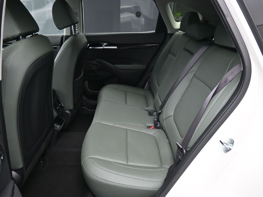 Certified 2025 Kia Seltos SX w/ SX Sunroof Package image 21