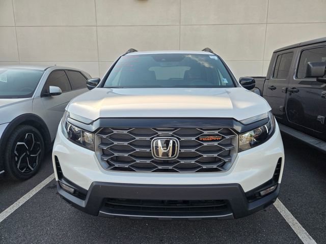Used 2023 Honda Passport TrailSport image 2