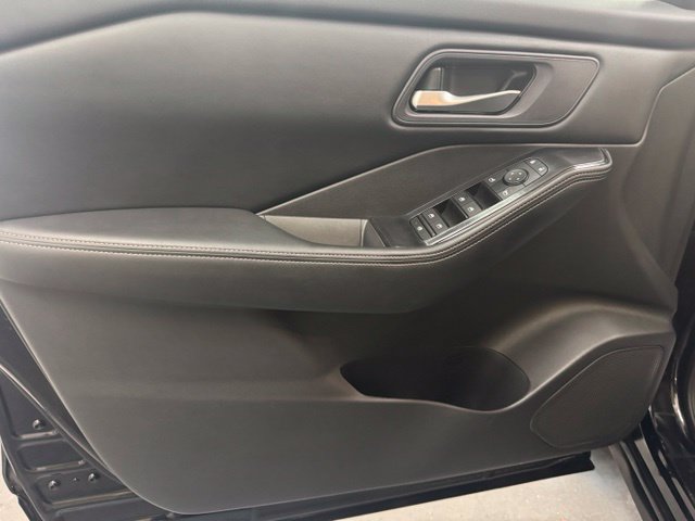 Used 2024 Nissan Rogue SV FWD image 22