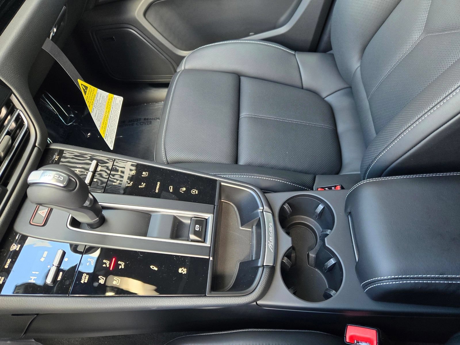 New 2026 Porsche Macan Turbo AWD/4WD image 23