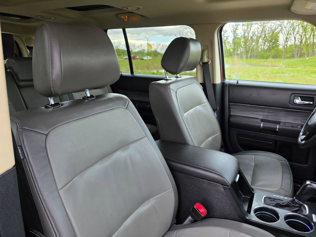 Used 2018 Ford Flex Limited w/ Equipment Group 303A AWD/4WD image 36