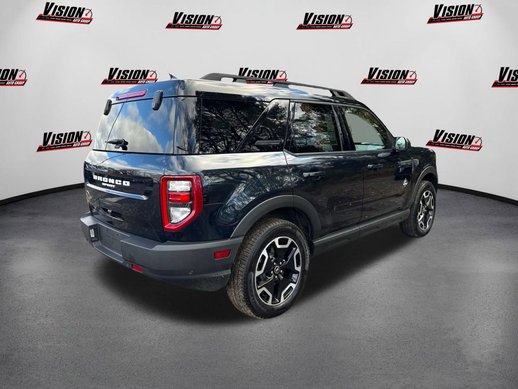 Used 2022 Ford Bronco Sport Outer Banks w/ Tech Package image 5