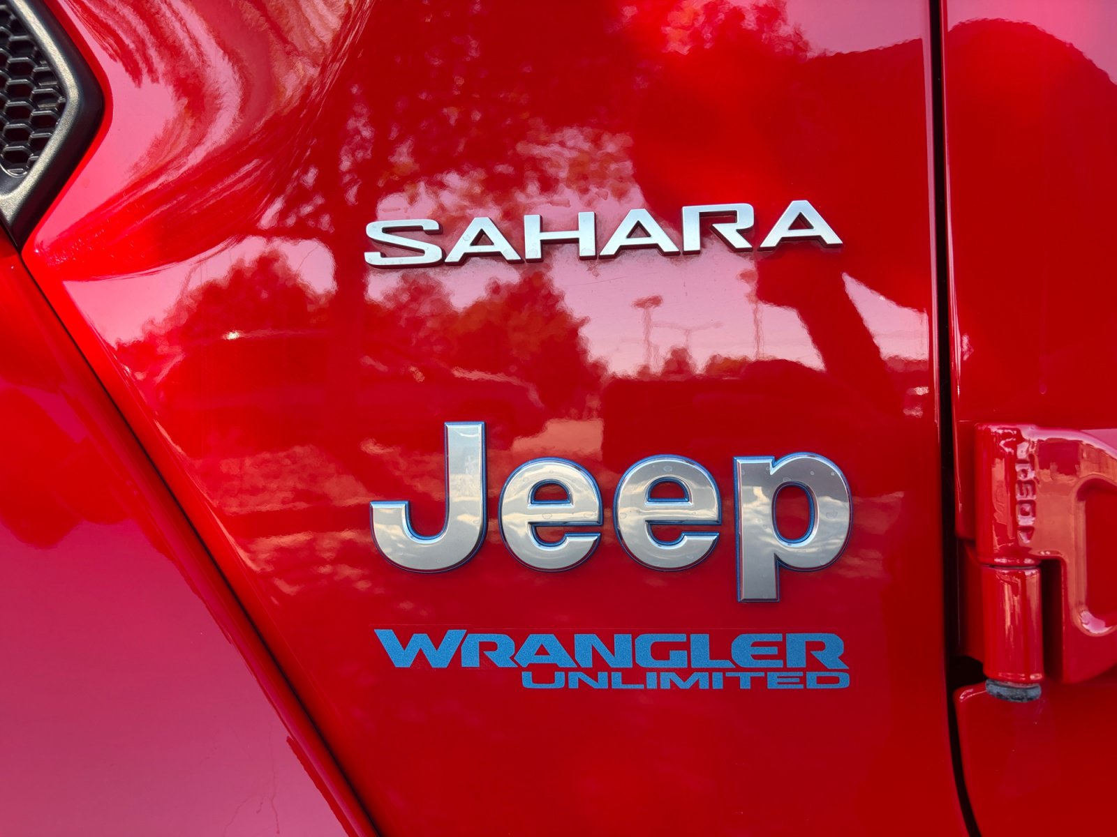 Used 2021 Jeep Wrangler Unlimited Sahara w/ Cold Weather Group AWD/4WD image 25