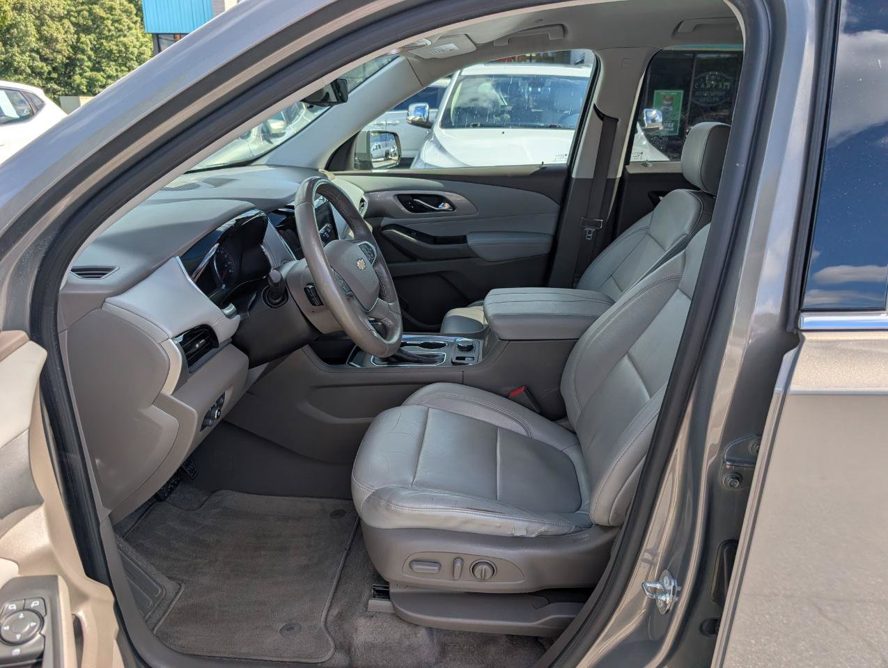 Used 2018 Chevrolet Traverse LT FWD image 15
