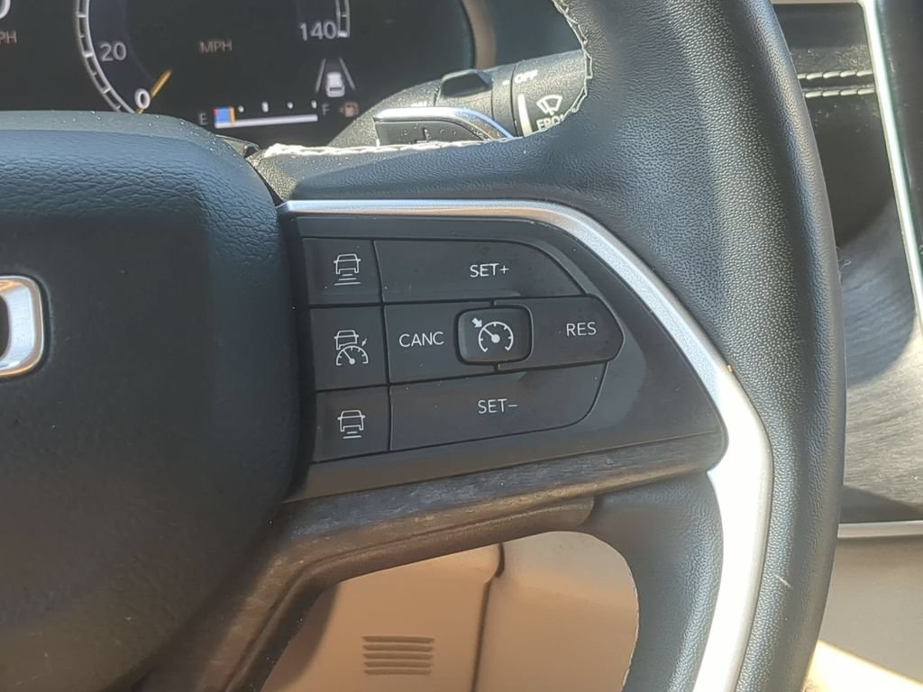 Used 2022 Jeep Grand Cherokee L Limited w/ Luxury Tech Group II AWD/4WD image 19