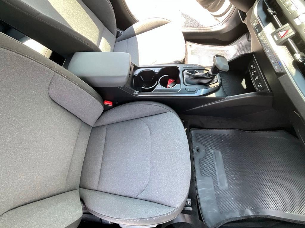 Used 2025 Kia K4 LXS image 32