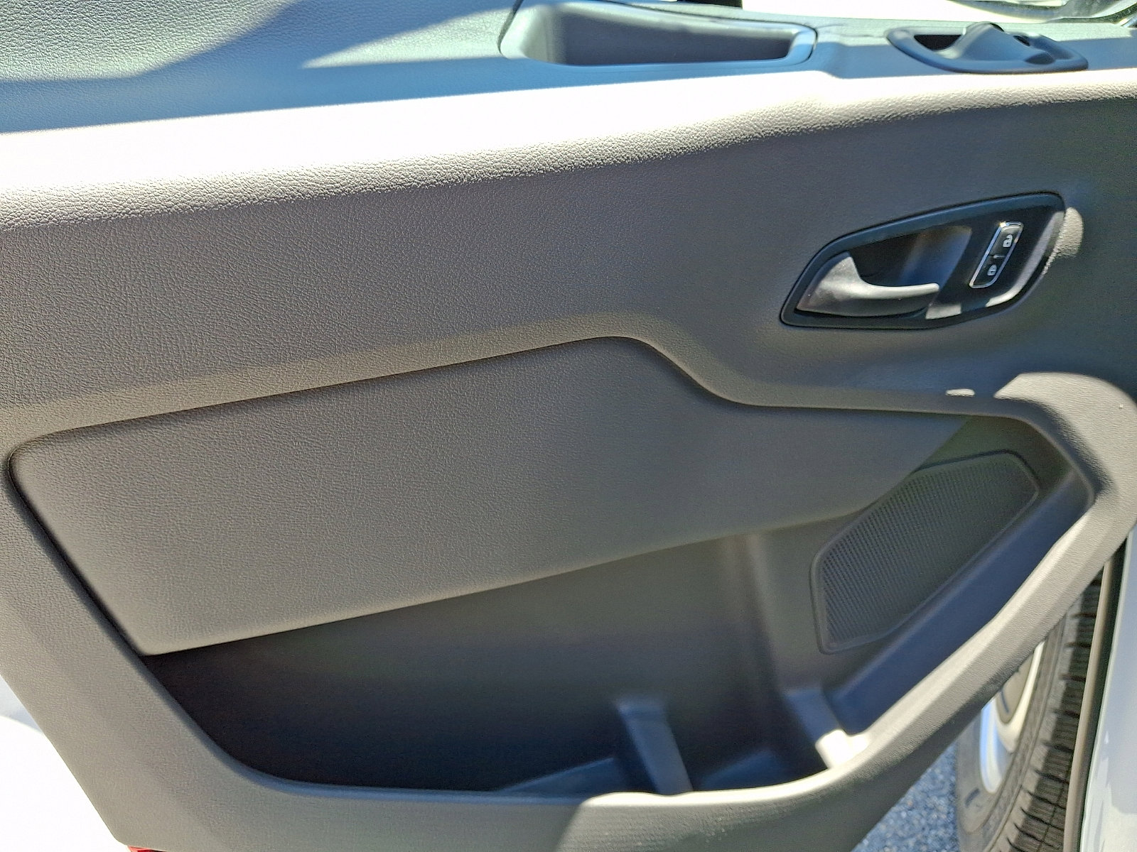 New 2026 Ford Transit 250 148 Medium Roof RWD image 8
