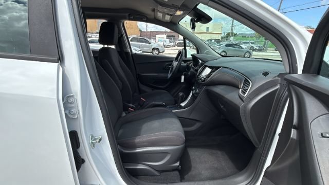 Used 2017 Chevrolet Trax LS w/ LPO, Cargo Package FWD image 39