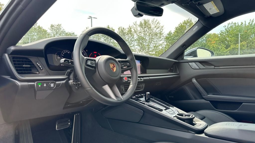 Used 2025 Porsche 911 Carrera image 27