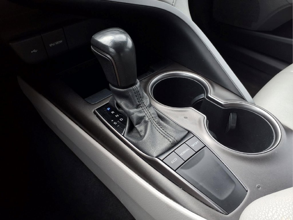 Used 2023 Toyota Camry SE w/ Convenience Package FWD image 10