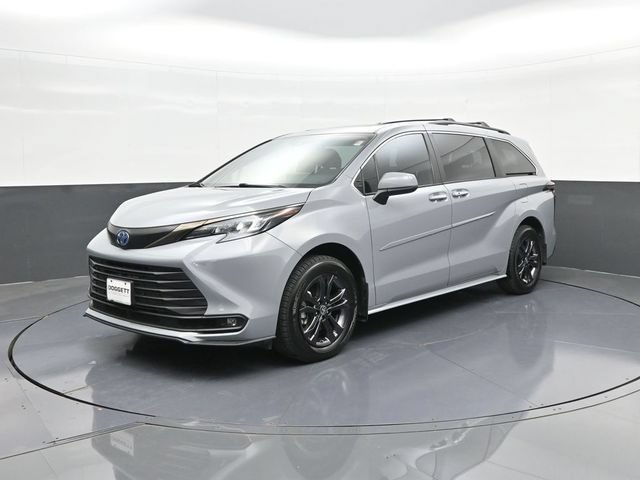 Used 2024 Toyota Sienna XLE Woodland Edition