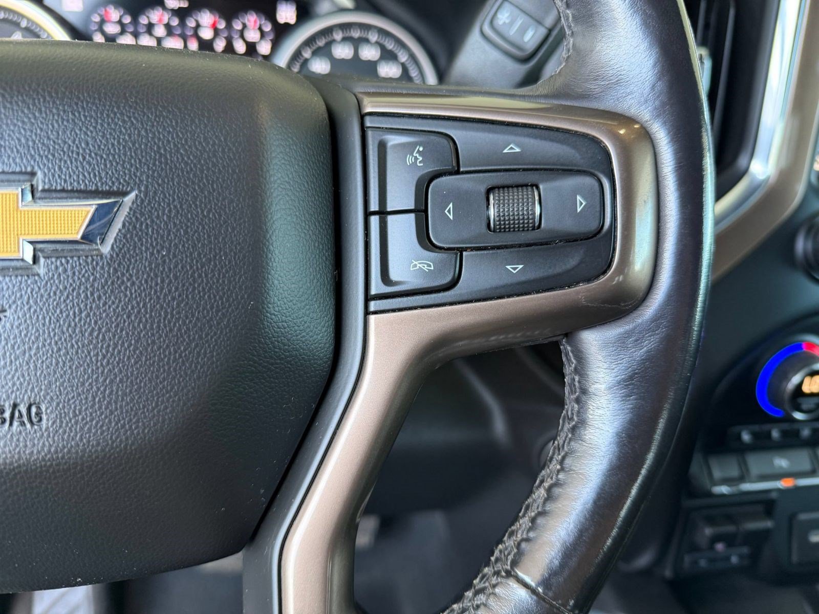 Used 2022 Chevrolet Silverado 1500 High Country w/ Z71 Off-Road Package AWD/4WD image 30