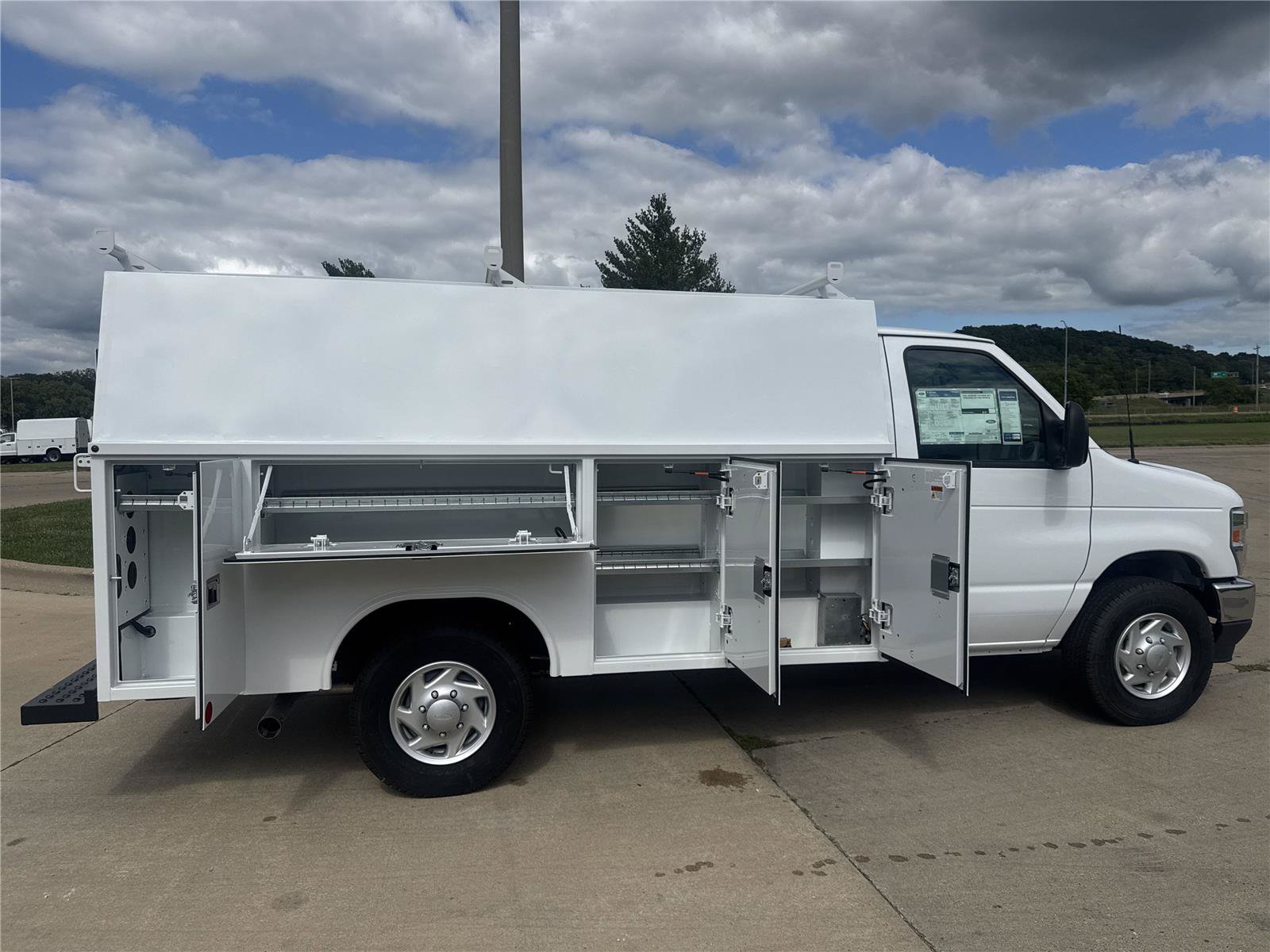New 2025 Ford E-350 and Econoline 350 Super Duty w/ Power Equipment Group RWD image 9