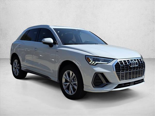 Certified 2025 Audi Q3 2.0T Premium w/ Convenience Package AWD/4WD image 3