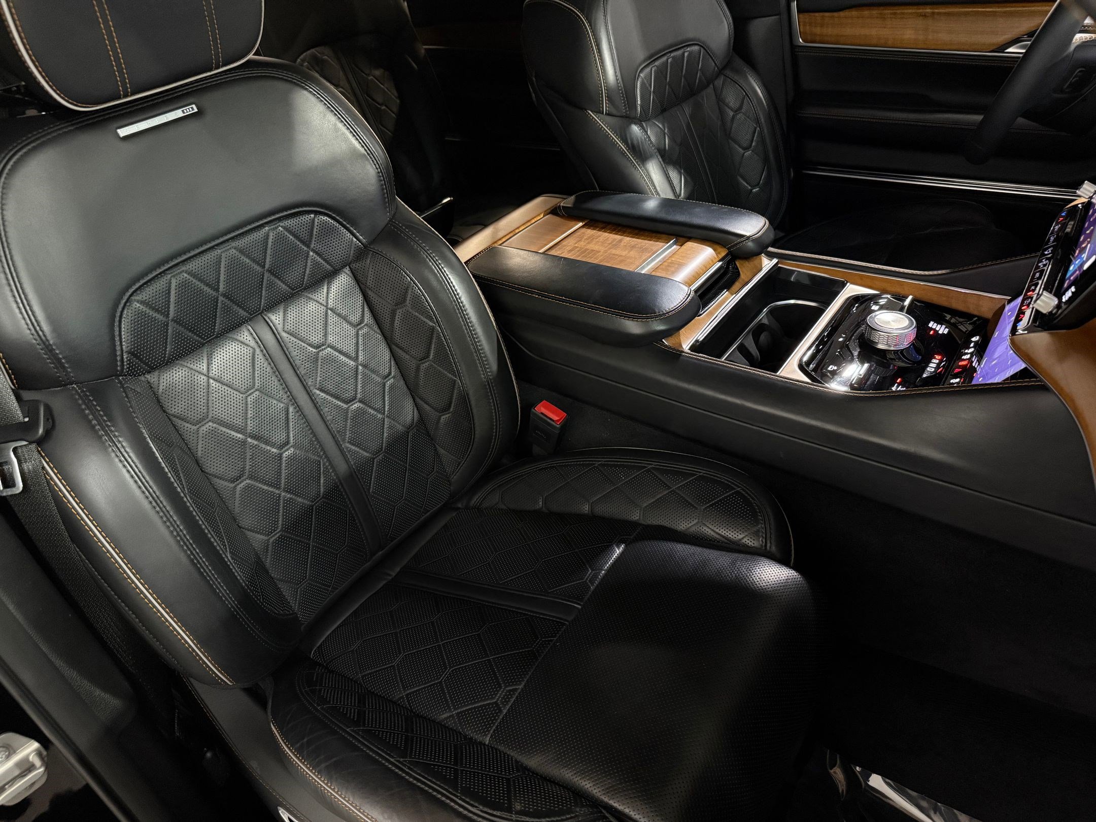 Used 2024 Jeep Grand Wagoneer Series III w/ HD Trailer Tow Package image 58