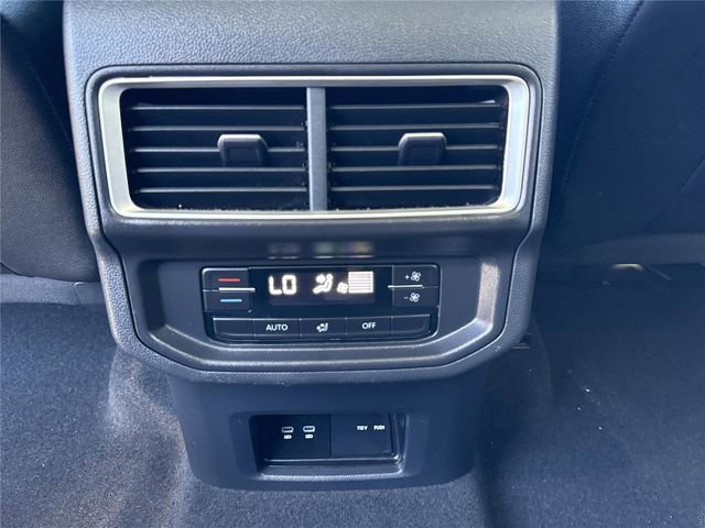 Used 2025 Volkswagen Atlas Peak Edition SE image 14