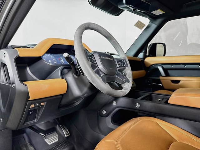 Certified 2024 Land Rover Defender 110 V8 AWD/4WD image 9