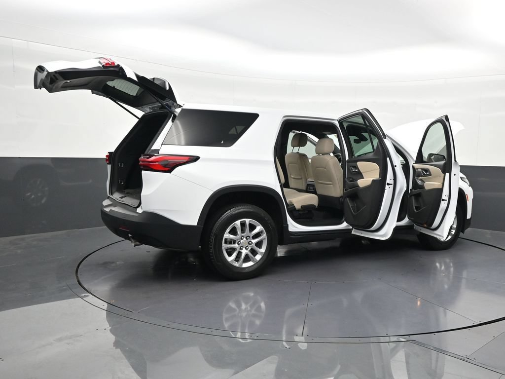 Used 2023 Chevrolet Traverse LS FWD image 33