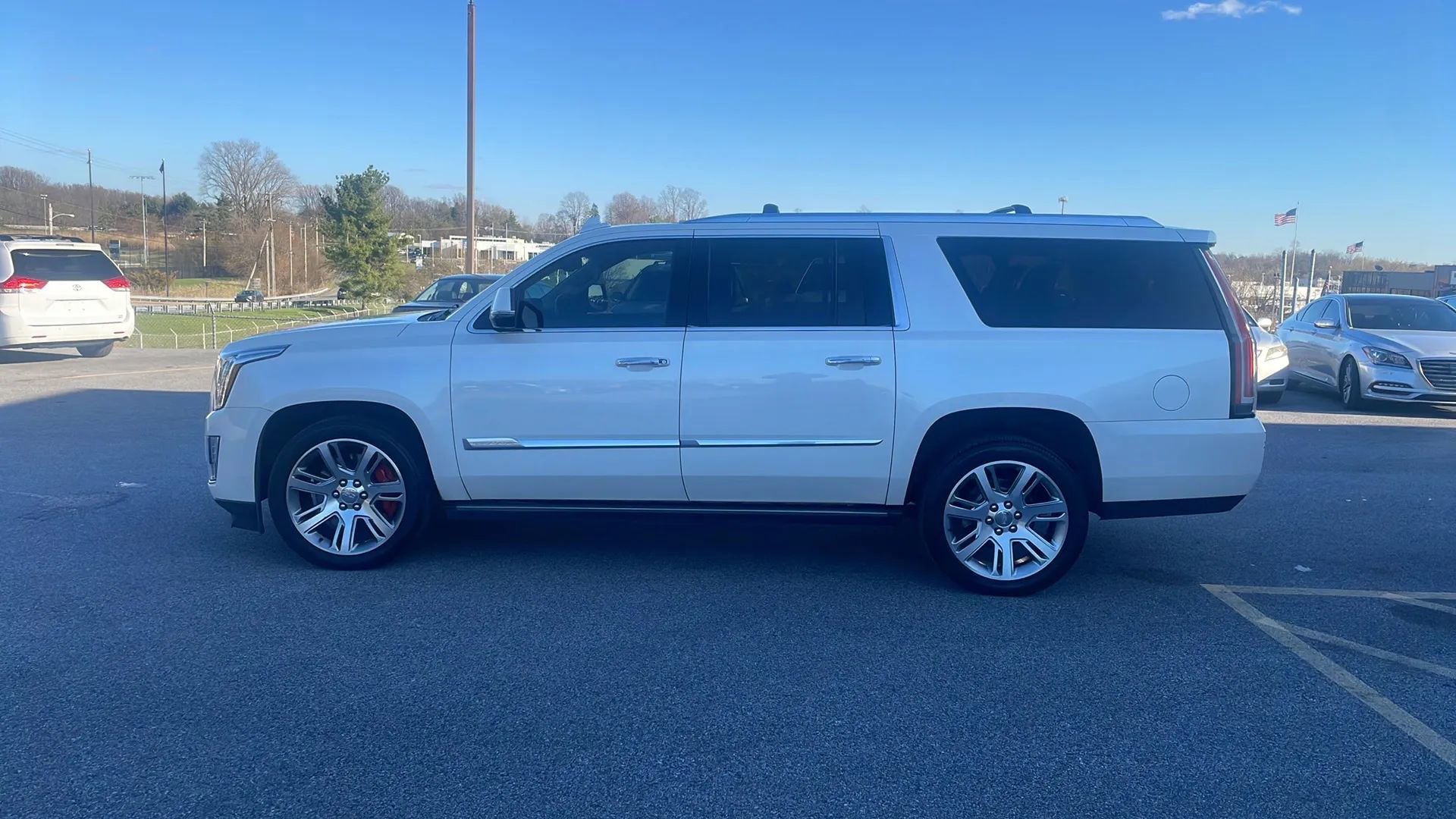 Used 2015 Cadillac Escalade ESV Premium image 7