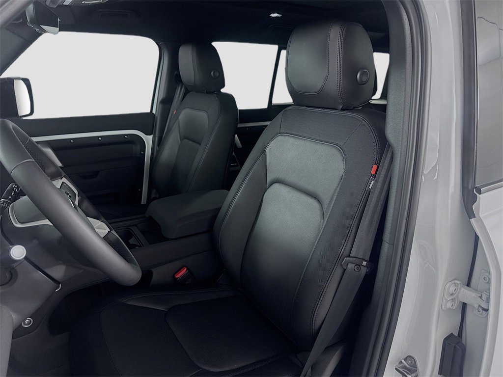 Used 2023 Land Rover Defender 110 X-Dynamic SE image 22