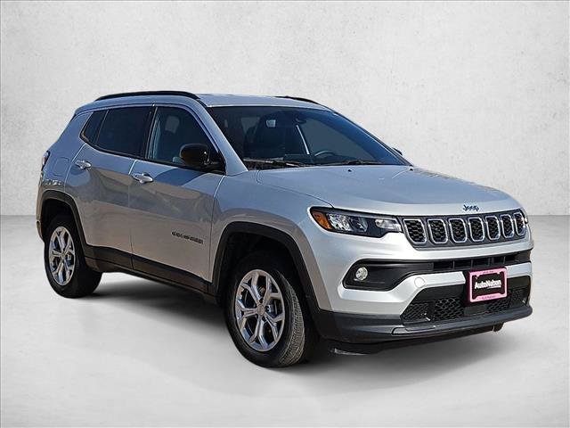 Used 2024 Jeep Compass Latitude AWD/4WD video 3