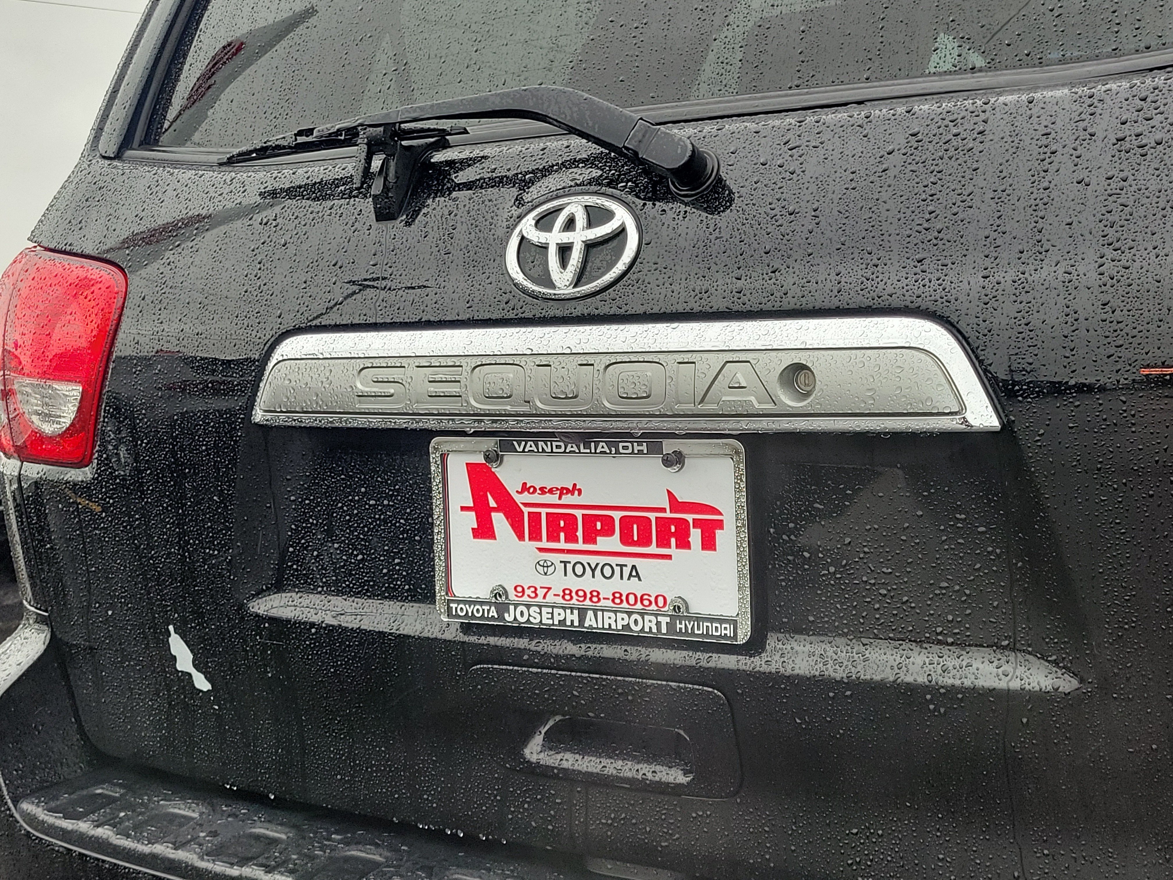 Used 2017 Toyota Sequoia Platinum AWD/4WD image 7