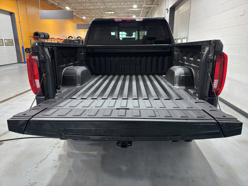 Used 2024 GMC Sierra 1500 AT4 w/ Technology Package AWD/4WD image 23