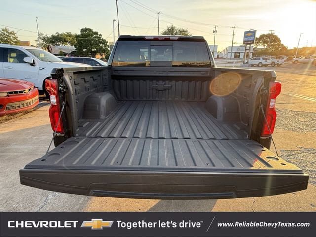 Used 2025 Chevrolet Silverado 1500 LTZ AWD/4WD image 37