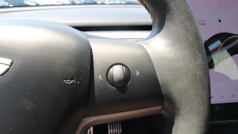 Used 2020 Tesla Model 3 Standard Range RWD image 10