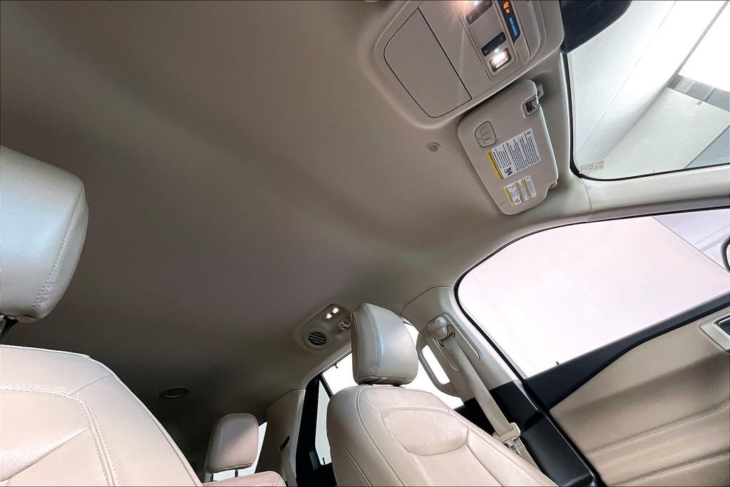 Used 2023 Ford Explorer Limited image 22