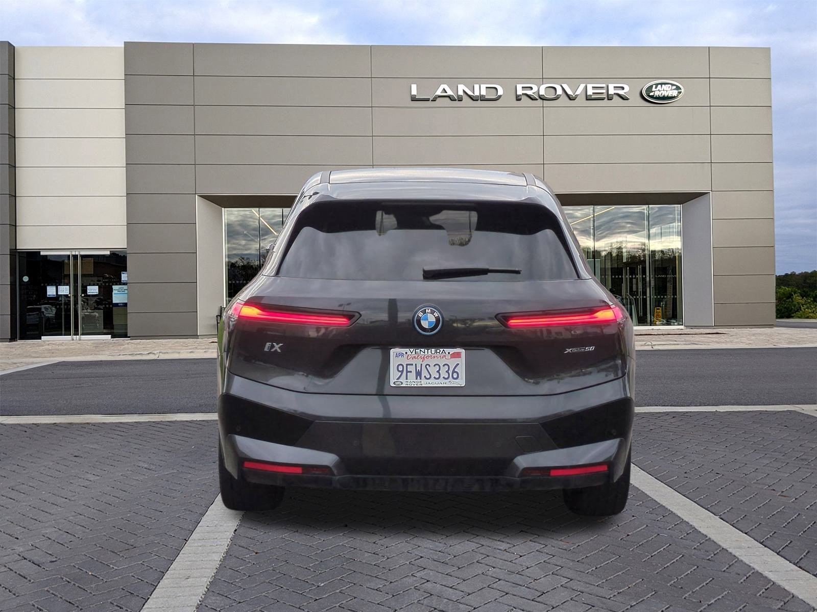 Used 2023 BMW iX xDrive50 w/ Sport Package image 6