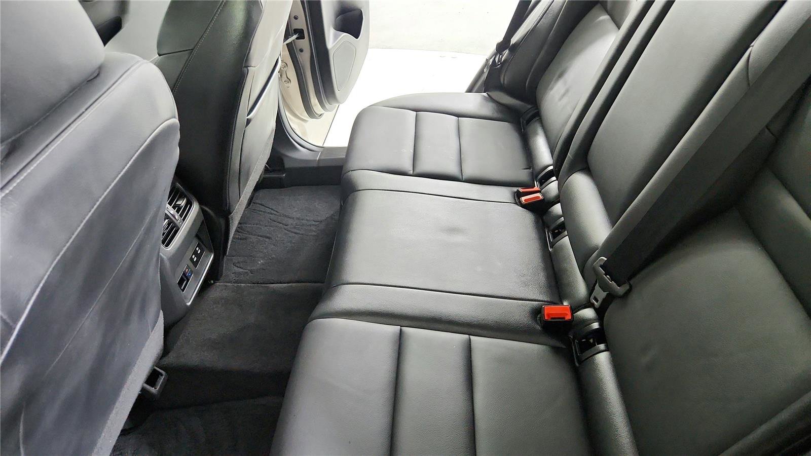 Used 2024 Nissan Rogue SL w/ SL Premium Package image 17