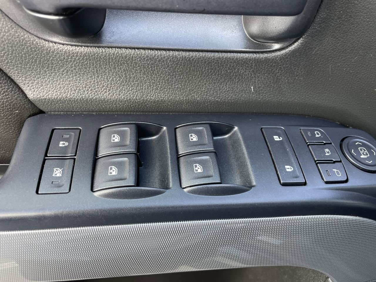 Used 2018 Chevrolet Silverado 2500 LTZ w/ Duramax Plus Package image 18