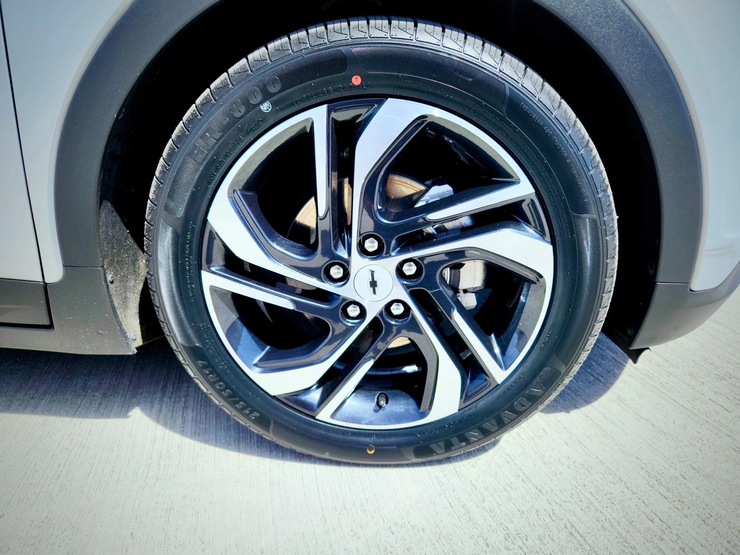 Used 2023 Chevrolet Bolt LT w/ Infotainment Package FWD image 12