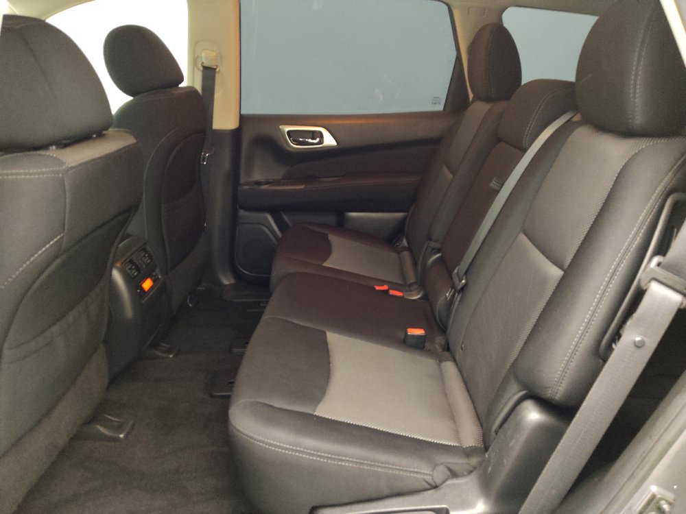Used 2017 Nissan Pathfinder SV FWD image 18