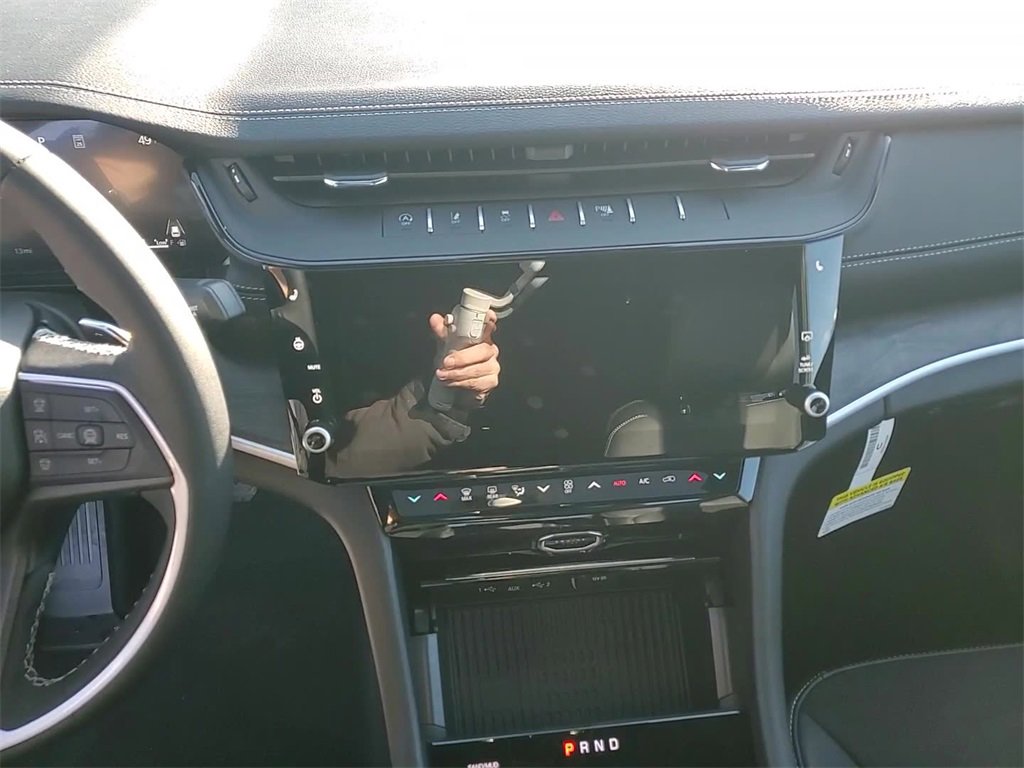 New 2026 Jeep Grand Cherokee Altitude image 16