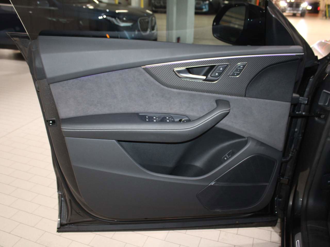 Used 2024 Audi SQ8 Premium Plus w/ S Sport Package image 10