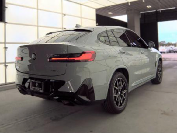 Used 2024 BMW X4 xDrive30i w/ Premium Package AWD/4WD image 2