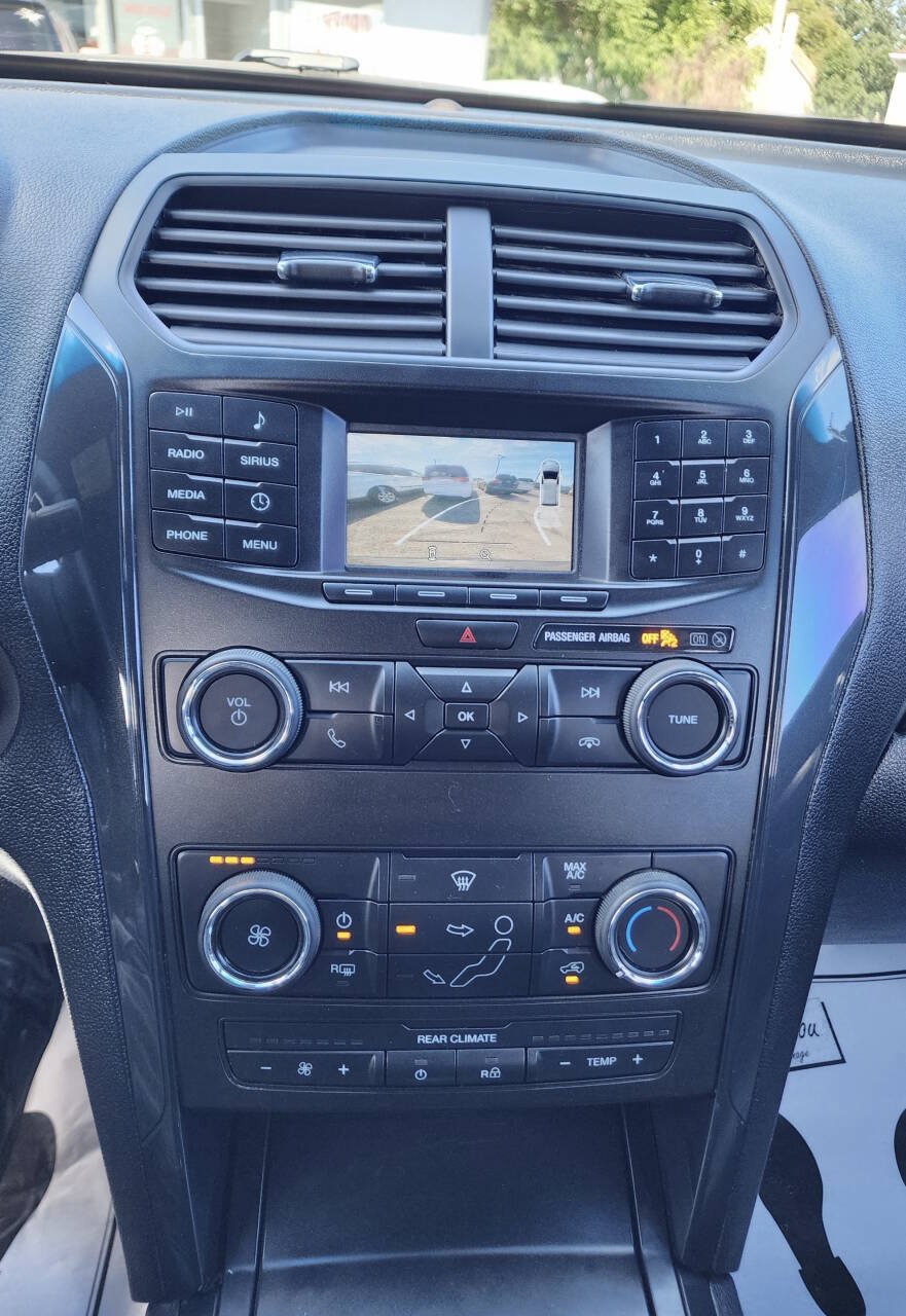 Used 2019 Ford Explorer XLT FWD image 15