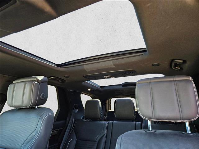 Used 2024 Land Rover Discovery Metropolitan Edition image 17