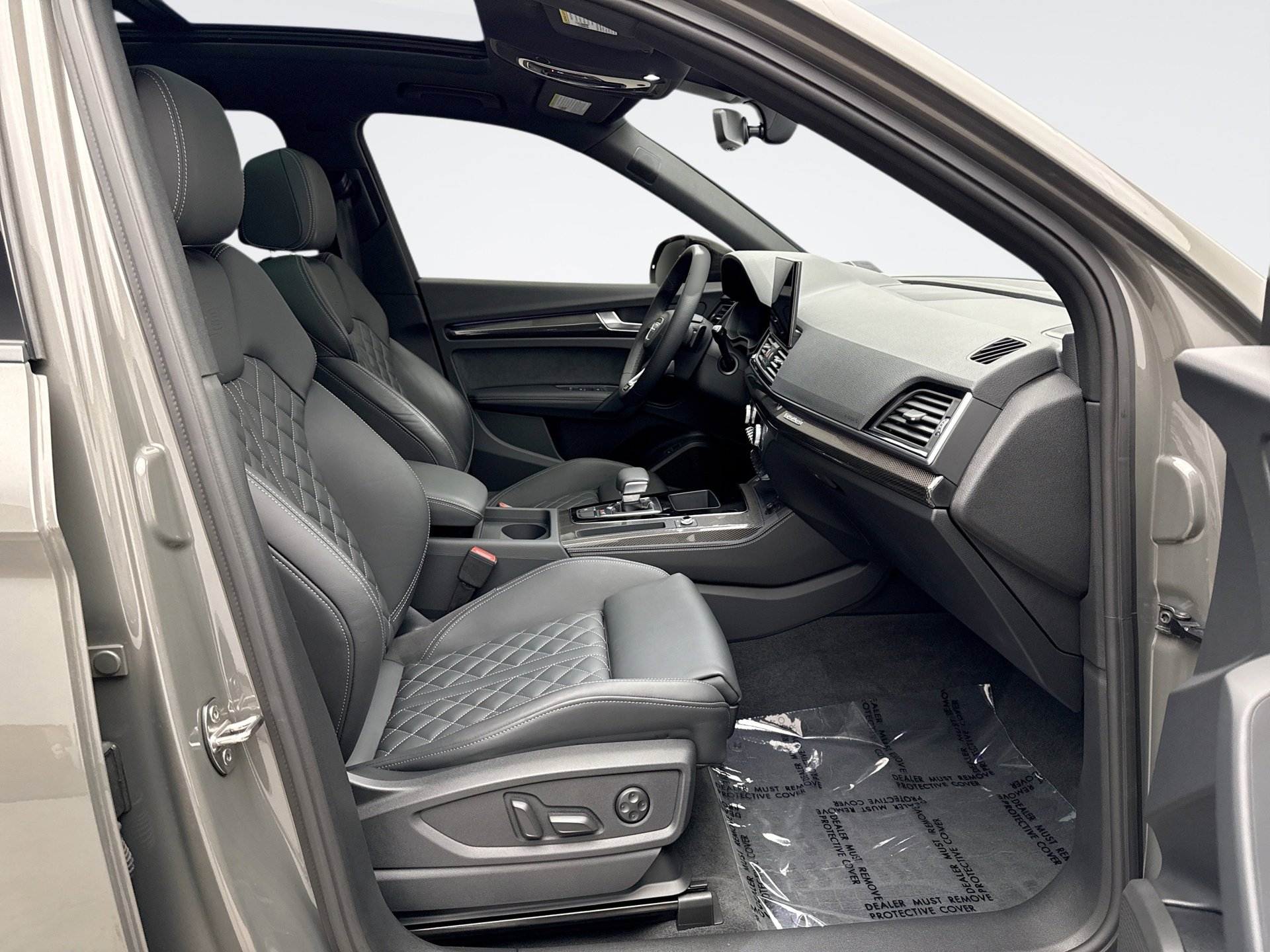 Used 2025 Audi SQ5 Premium Plus w/ Premium Plus Package image 18